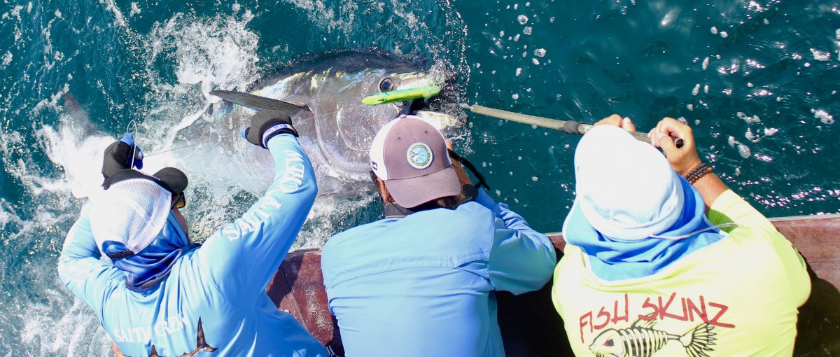 giant bluefin tuna fishing video double strike